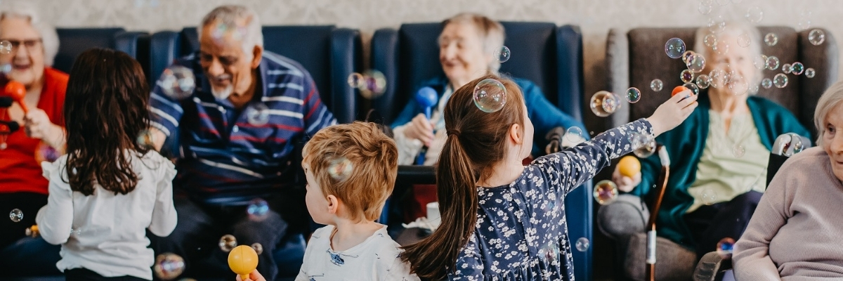Intergenerational bubble activity with young children and older people