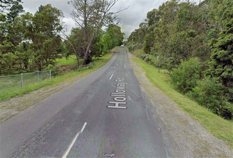 Holloway Road looking east from the road in front of Hochkins Ridge Flora Reserve